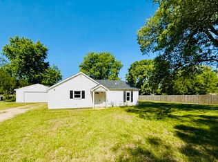 715 8th St, Colona, IL 61241