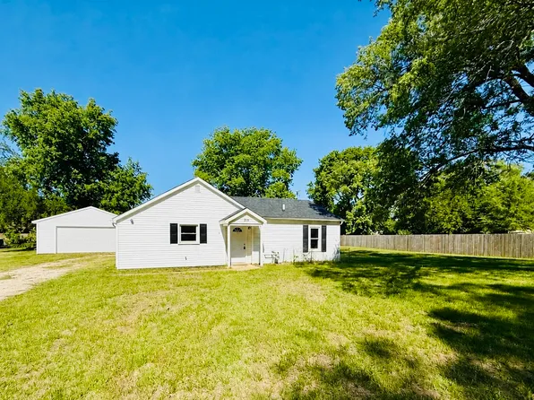 715 8th St, Colona, IL 61241