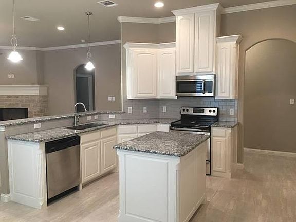 2nd image of 200 Donna Cir