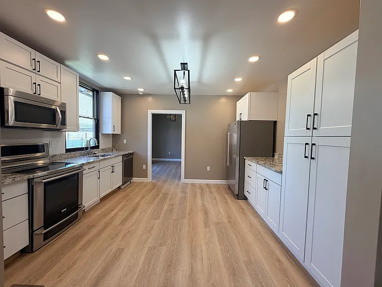 1321 Columbus Ave — Photo 20