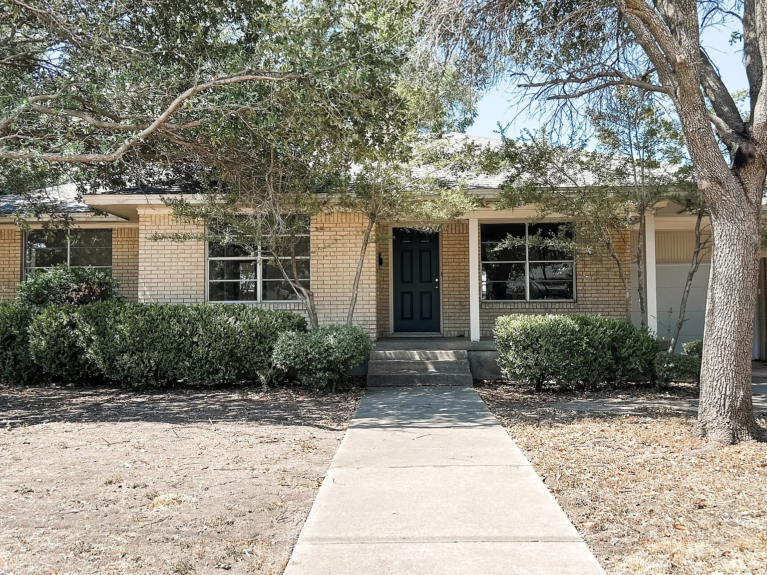 Convenient 3 Bed, 2 Bath Home in Plano | Available 10/01 | $2950/mo — Photo 1