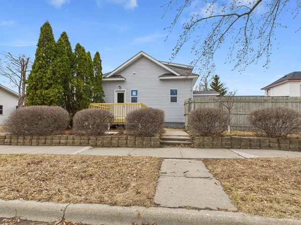 212 6th St S, Sauk Centre, MN 56378