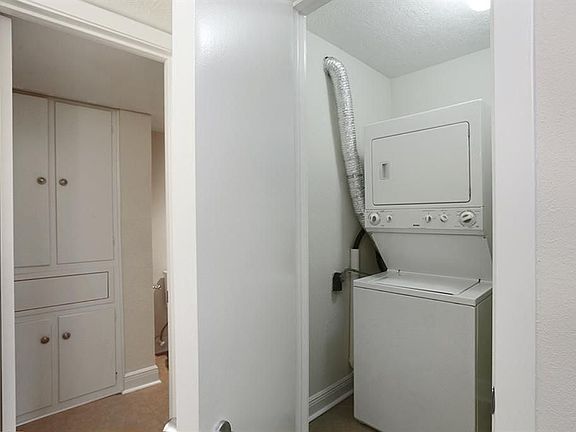 5th image of 3300 Yorktown St APT 19