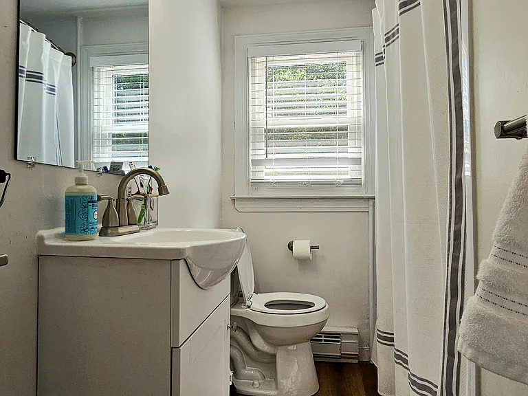 1403 Roxbury Rd — Photo 12