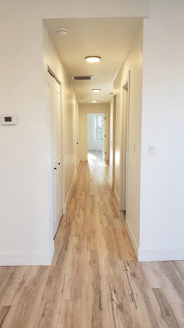 3 bed, 1500 sqft, $2,700 — Photo 4