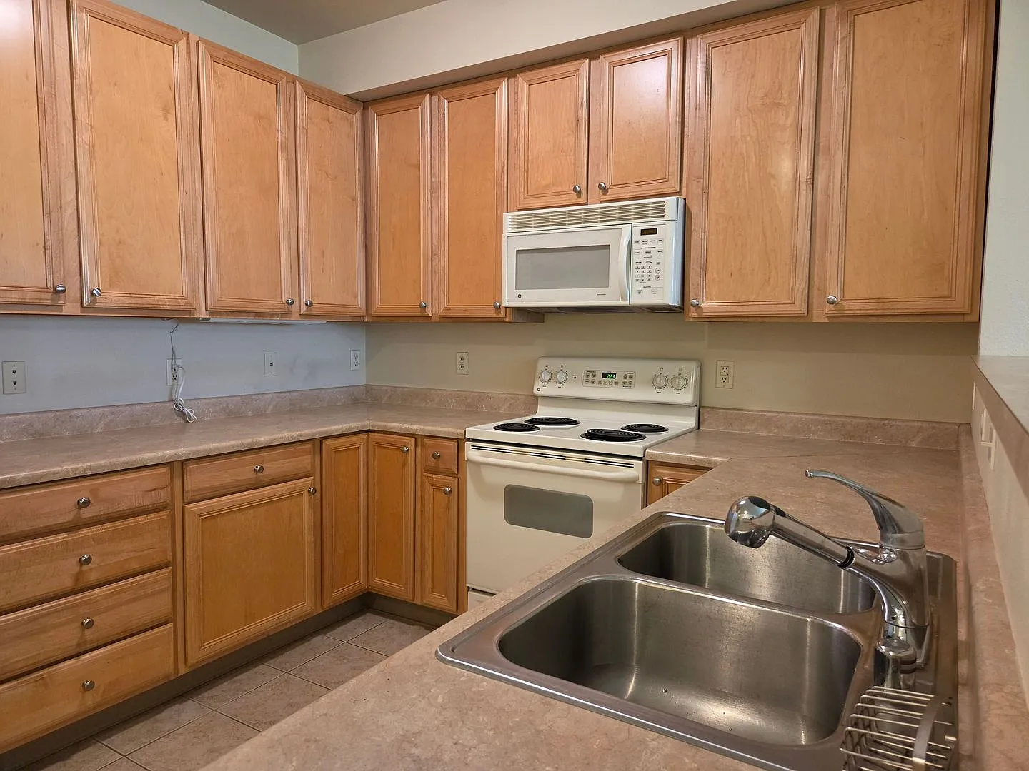 512 Darby Dr. #205 — Photo 2