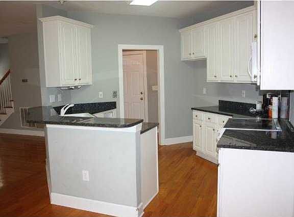 4th image of 881 Treasury Bend Dr