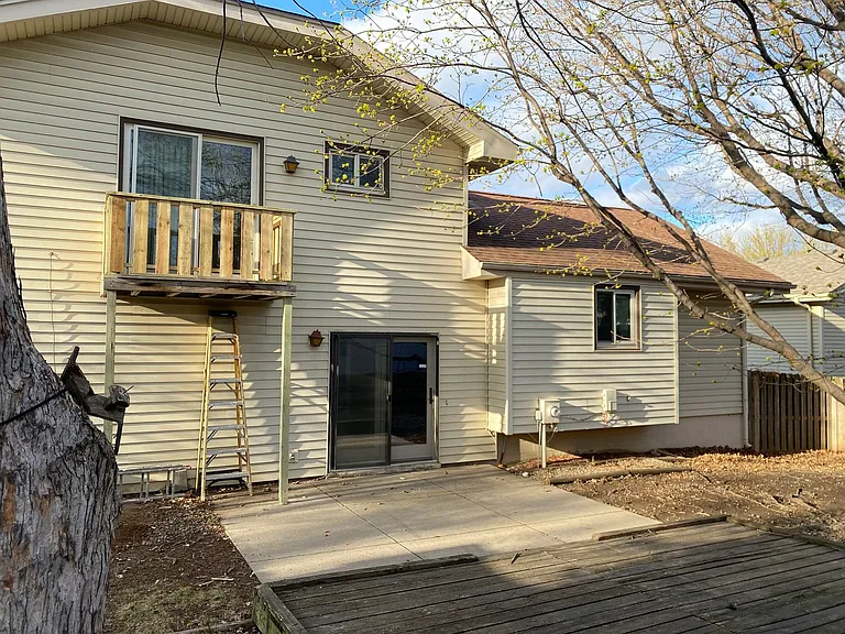 2103 Morrie Dr — Photo 45