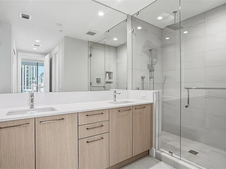 275 1st Ave S #1003 — Photo 65