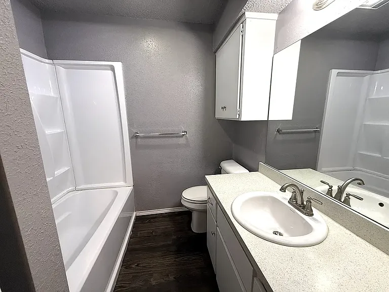 4229 Wembleton Cir #4229 — Photo 4