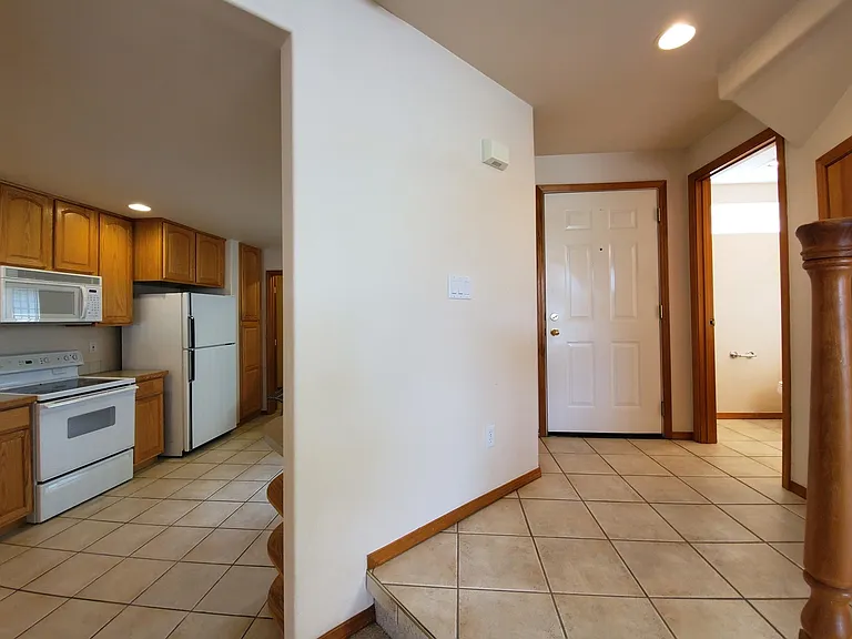 427 Columbia Point Dr — Photo 10