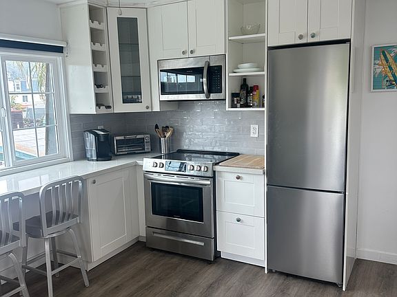 3rd image of 1022 Driftwood Ln