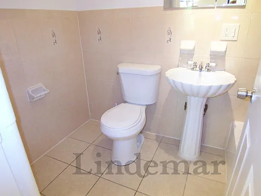 Rented by Lindemar LLC | media 19