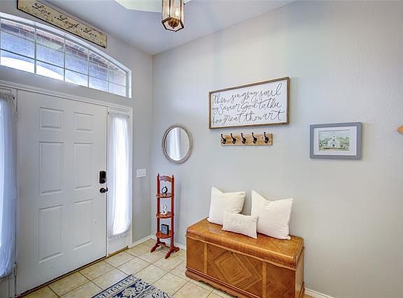 4th image of 4014 Silktree Dr