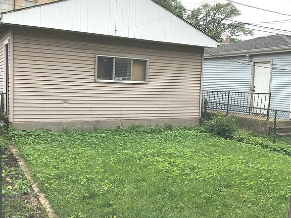 3rd image of 3732 N Bernard St #1
