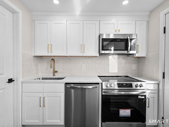 4th image of 211 East Main Street #C28