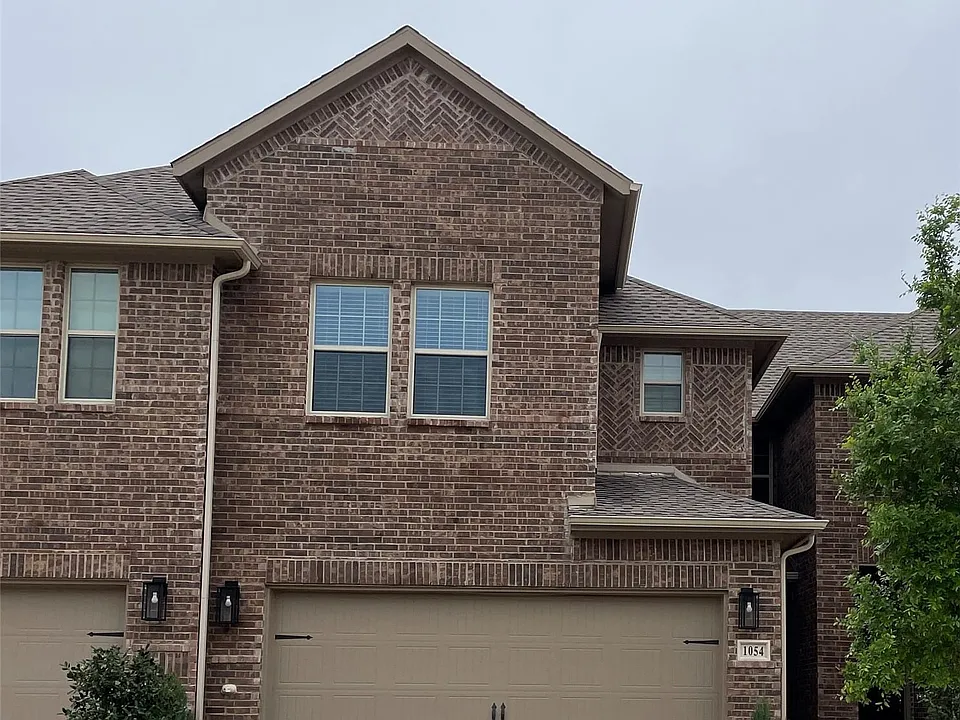 1054 Keswick Dr