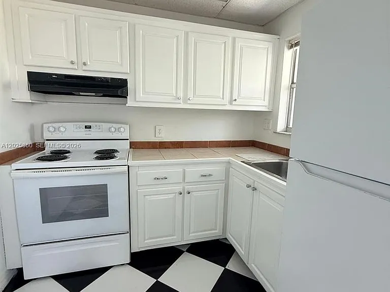 8595 Sunrise Lakes Blvd #307 — Photo 8