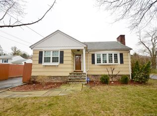 33 Wilson St, Fairfield, CT 06825