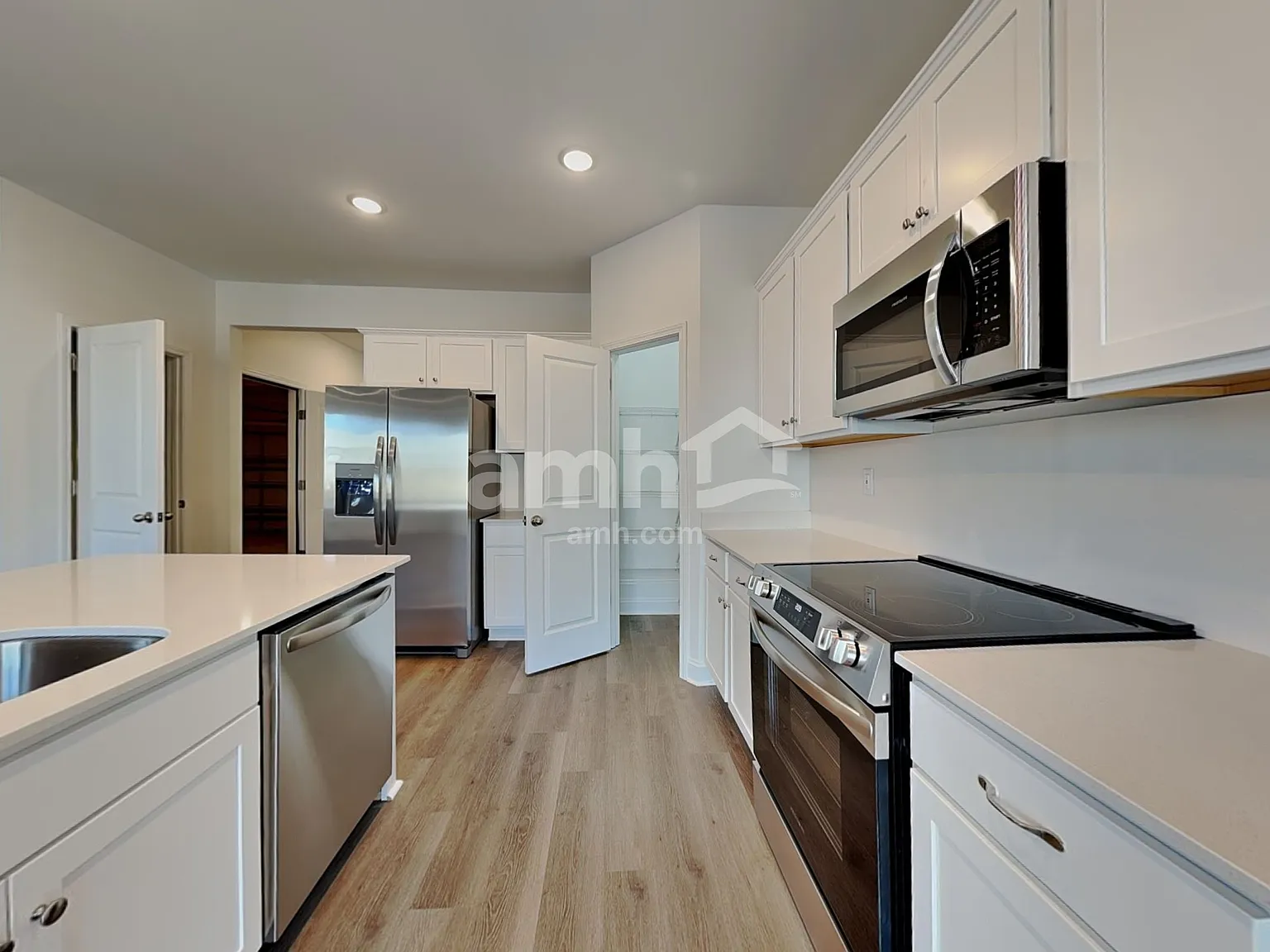 4 bed, 2.5 bath, 2293 sqft, $2,695 — Photo 3