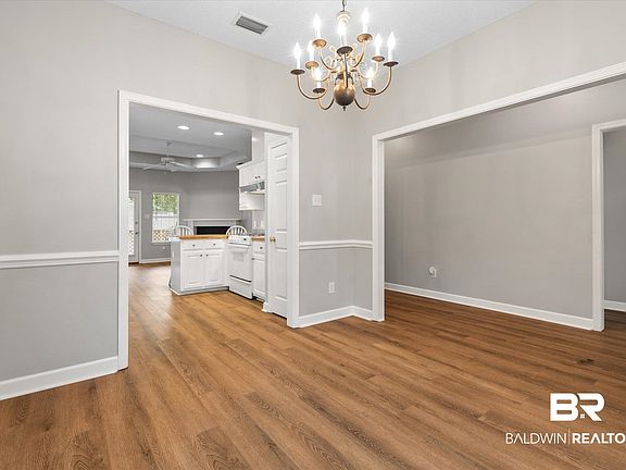 3rd image of 27264 Parker Ln