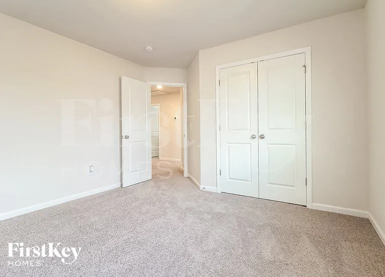 312 Ashborne Ln — Photo 12