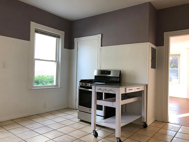 27 Violet St #1 — Photo 14