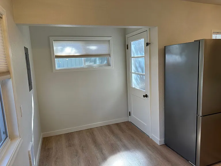 932 E 25th Ave — Photo 24