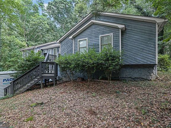 4th image of 2721 Pine Cone Ln