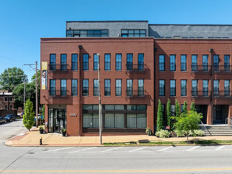 1400 Russell Apartments — Photo 24