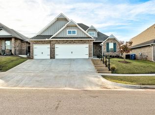 8224 N Poplar Dr, Edmond, OK 73034