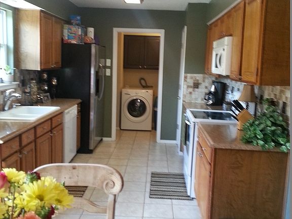 5th image of 1338 Lark Ln