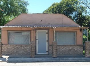 609 N Center St, Sabinal, TX 78881