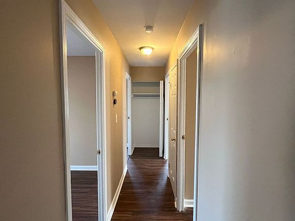 4th image of 724 Martha Dr