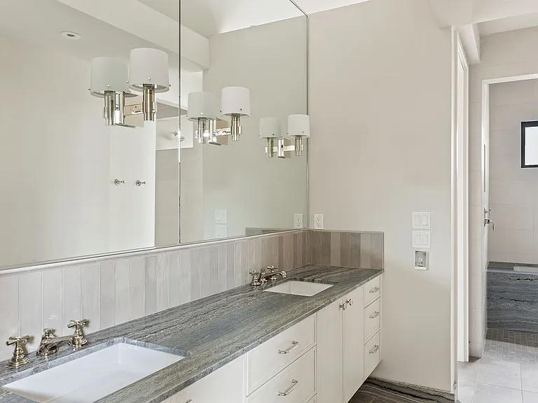 1325 N Dewey Ave #1325 — Photo 31