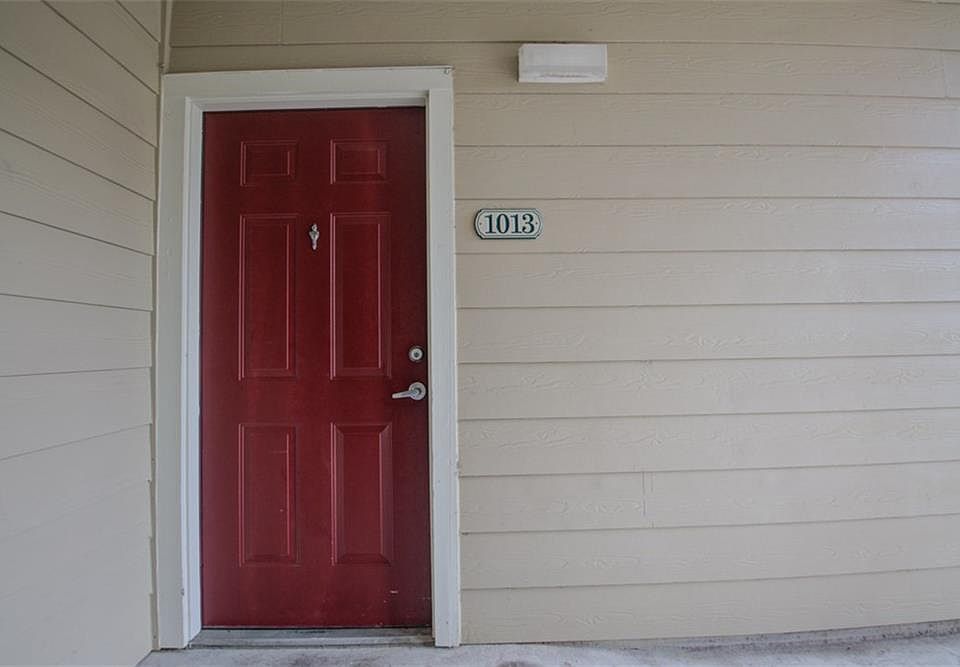 1st image of 2320 Gracy Farms Ln APT 1013