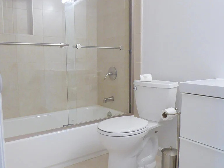 521 Hope Ter #4 — Photo 5