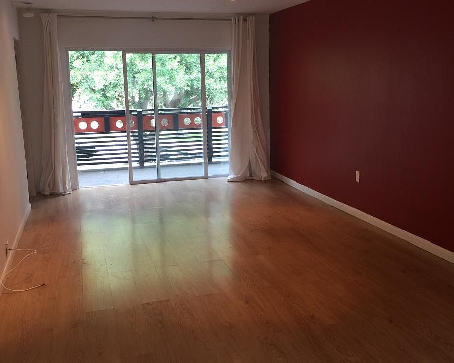 1st image of 534 4th Ave S #2