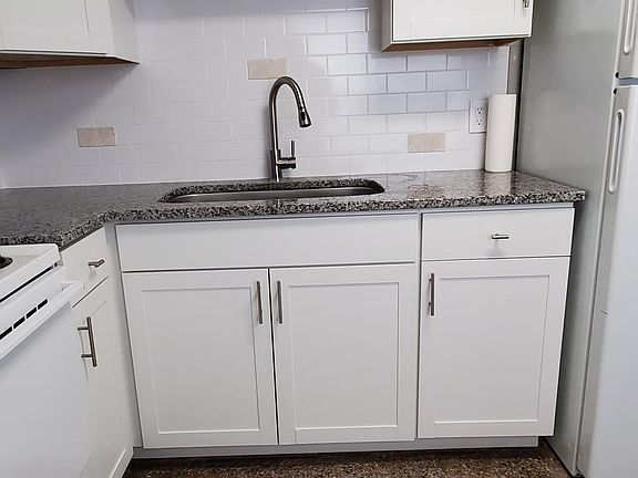 5th image of 4152 12th Ave S