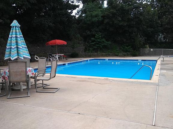 3rd image of 26A Croft Ct