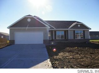 888 W 3rd St, Aviston, IL 62216