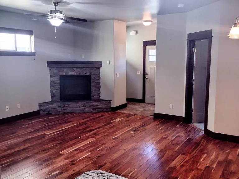 1260 Manzanita Dr — Photo 8