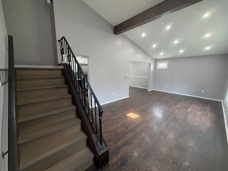 725 Birmingham Ave — Photo 12