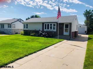 1985 O St, Gering, NE 69341