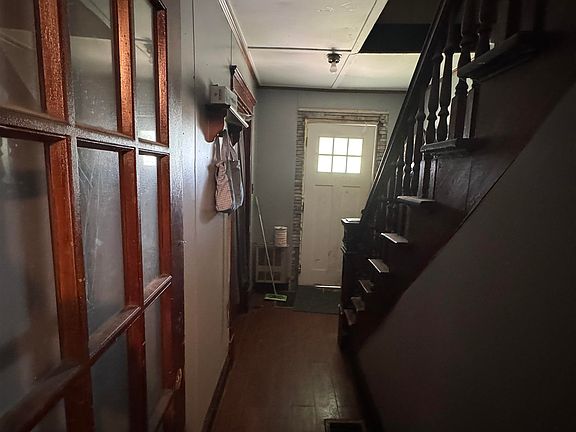 4th image of 623 Rensselaer Ave