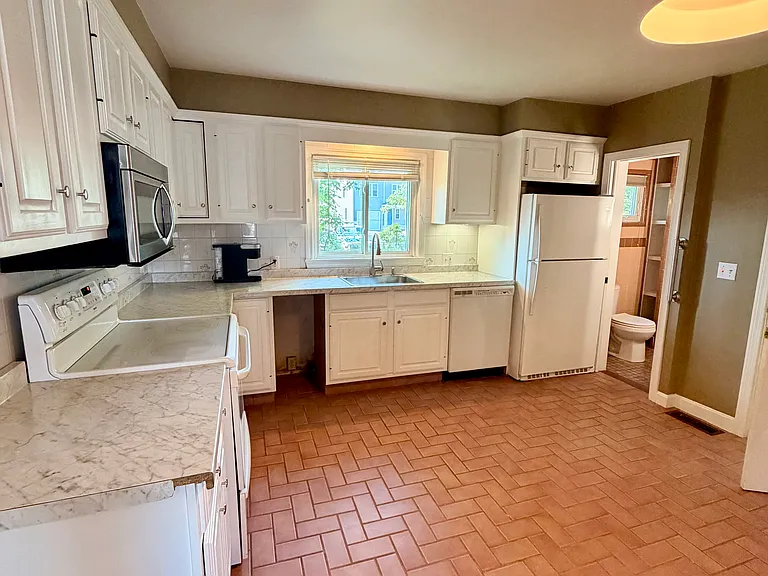 1561 Cranston St #1 — Photo 8