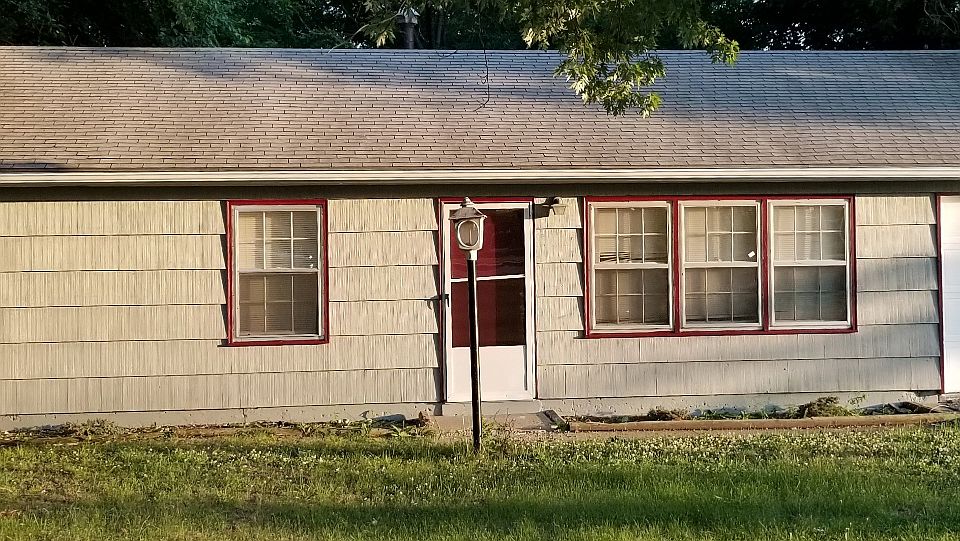 1st image of 7007 E 111th St