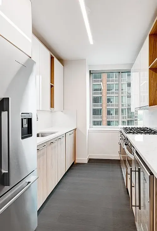 101 West End Avenue — Photo 4