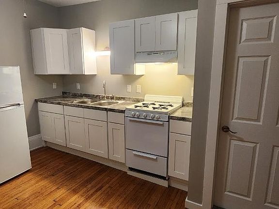 3rd image of 223 W Locust St #1