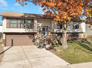 781 Yorkshire Dr, Hanover Park, IL
